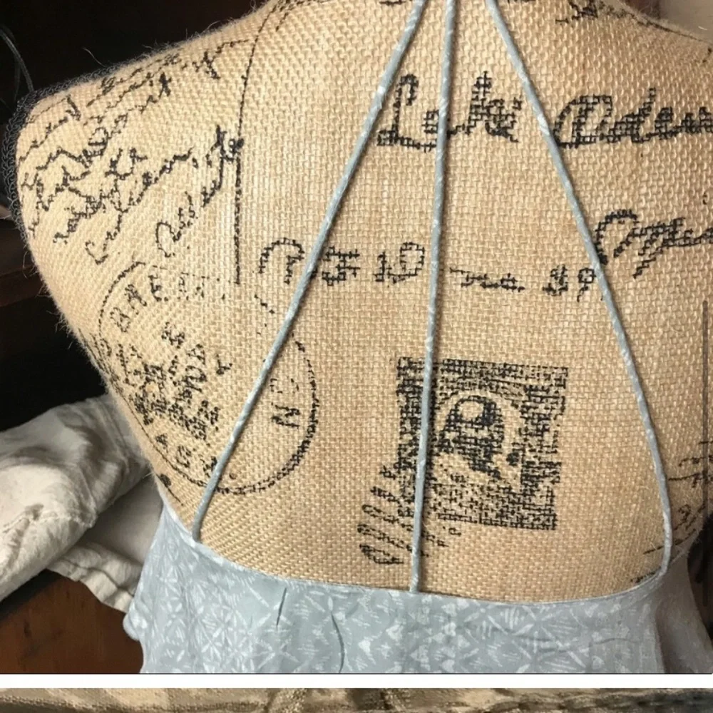 Hollister green/white patterned ruffled sleeveless top - Picture 6 of 6